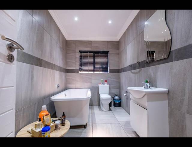 5 BEDROOM HOUSE FOR SALE IN BRACKENDOWNS